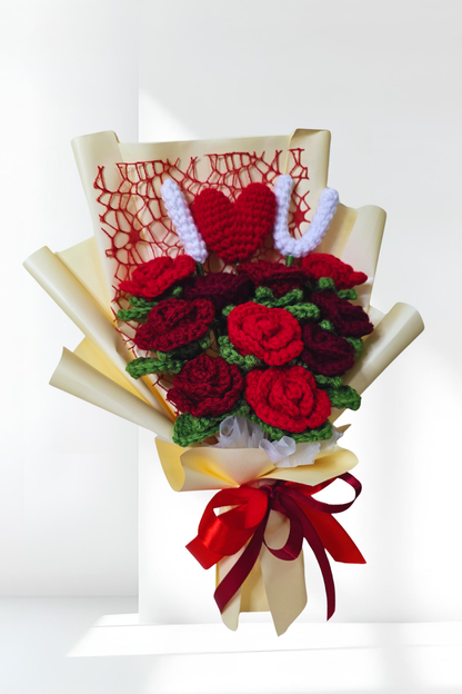I Love U with red and dark red mini roses