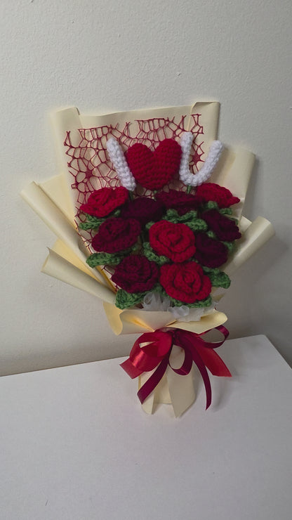 I Love U with red and dark red mini roses